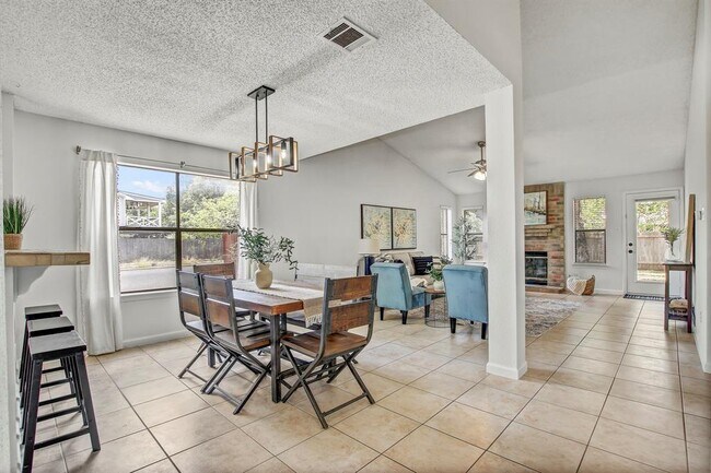 Building Photo - 17516 Klamath Falls Dr