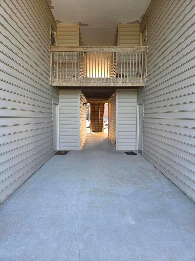 Building Photo - 402 Dabney Dr