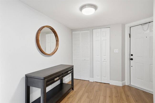 Building Photo - 8412 Shadow Ct