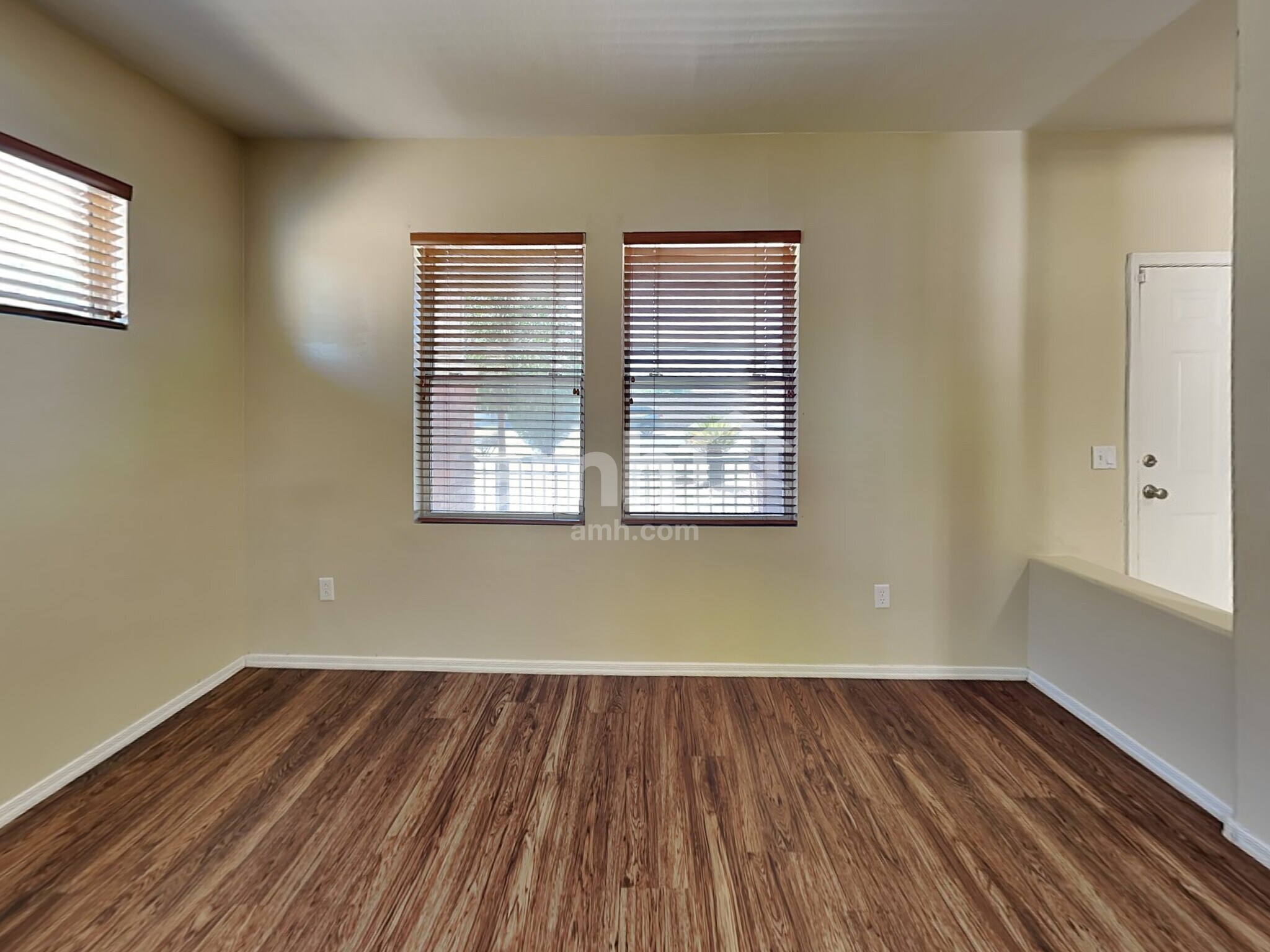 Building Photo - 1805 S 119th Dr