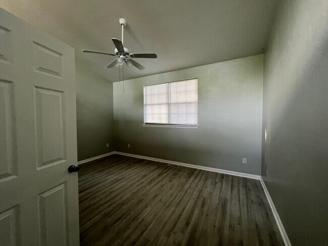 Building Photo - 3427 Sedona Loop