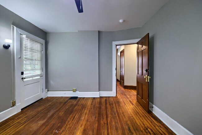 Building Photo - OSU Single Family House! Great Location!