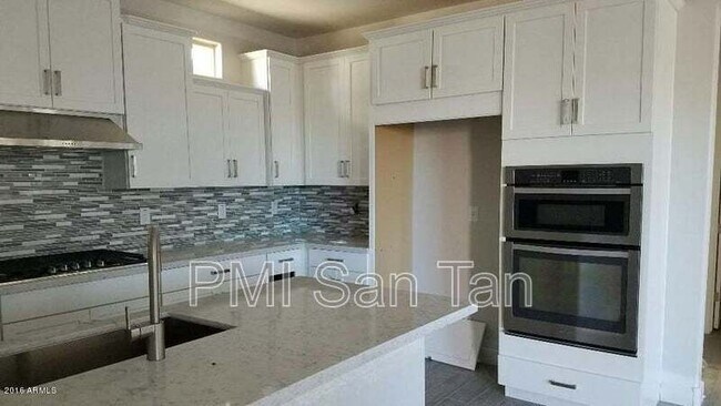 Building Photo - 4350 E Mesquite St