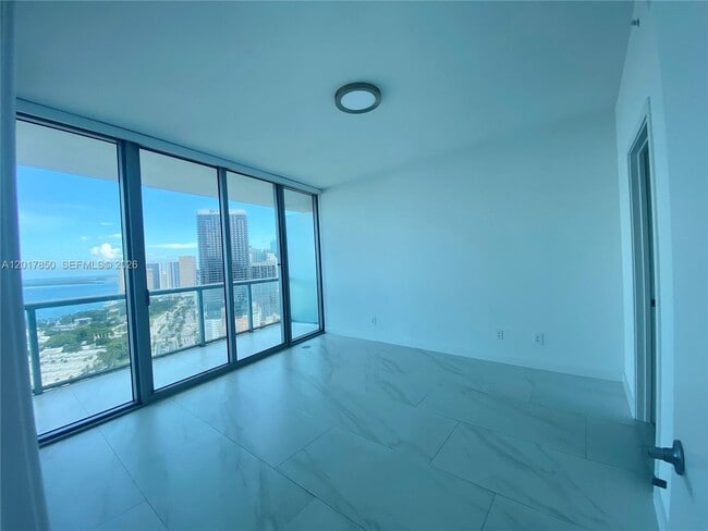Building Photo - 888 Biscayne Blvd