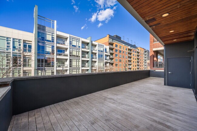 Building Photo - 1219 W Madison St