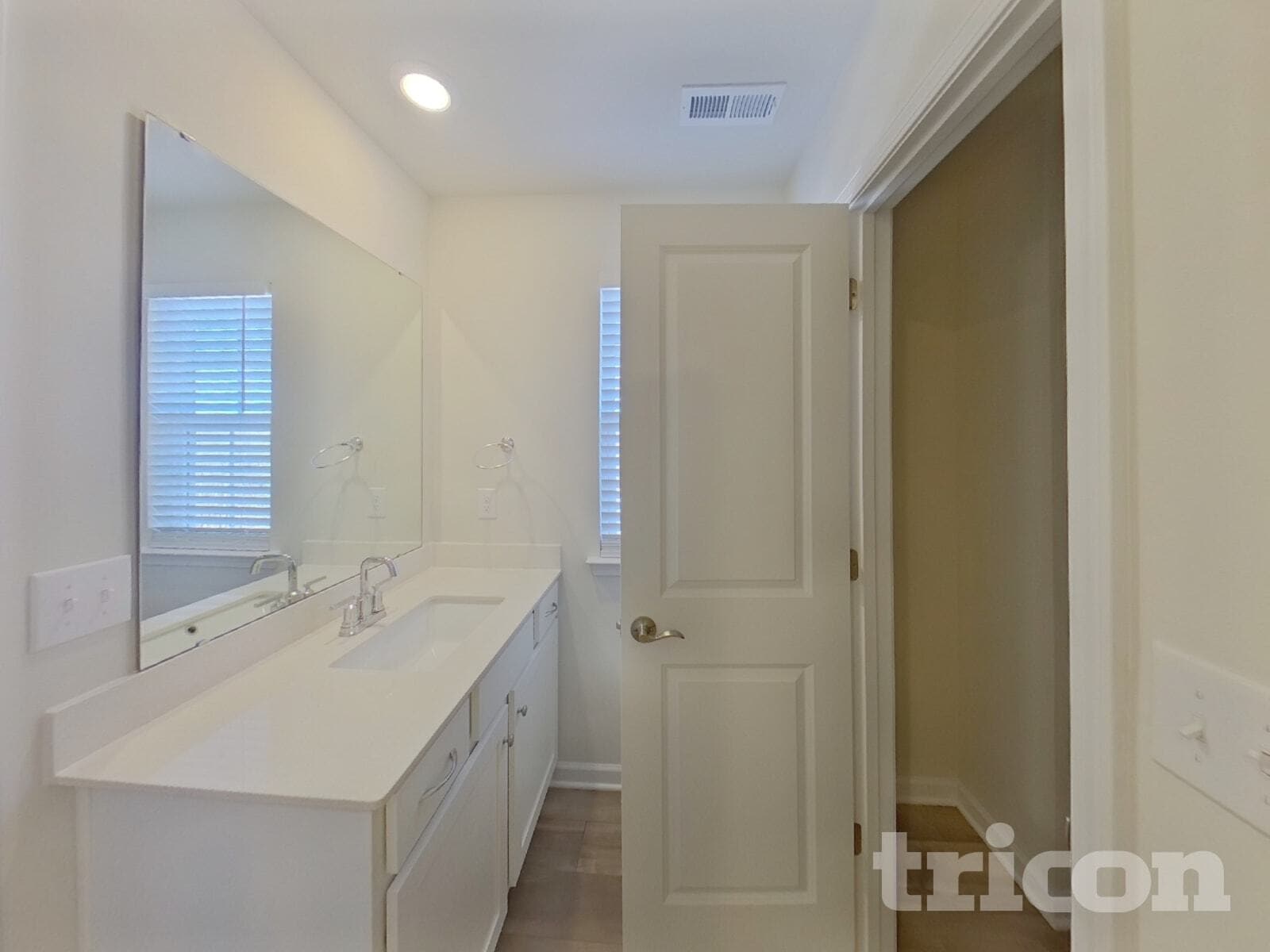 Building Photo - 1207 Mary Jane Ave