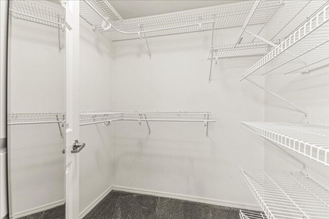 Building Photo - 2-bedroom 2-bathroom condo, located steps from the Boise River Greenbelt