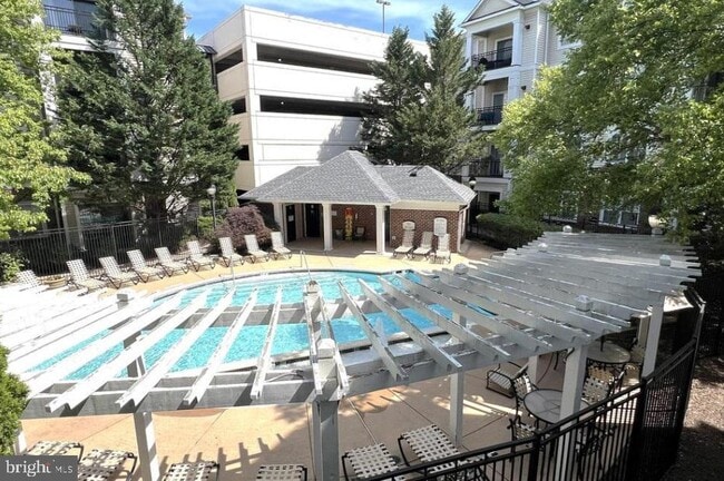 Building Photo - 12953 Centre Park Cir