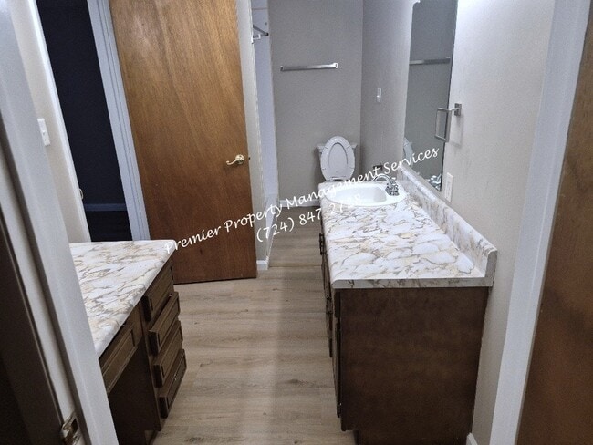 Building Photo - 1423 Beaver Rd