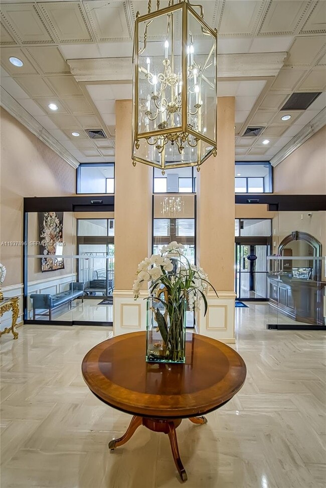 Building Photo - 2500 Parkview Dr