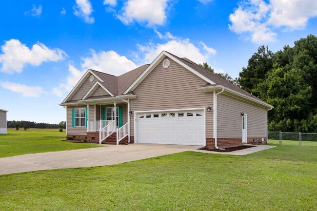 Building Photo - ADORABLE 3 BR | 2 BA Home in Goldsboro *Lawn Care Included!*