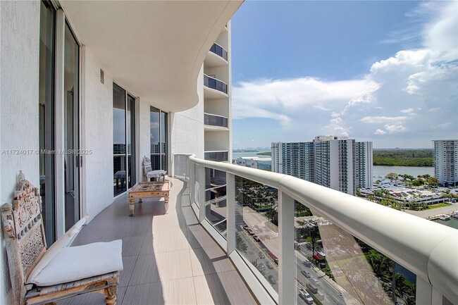 Building Photo - 15901 Collins Ave