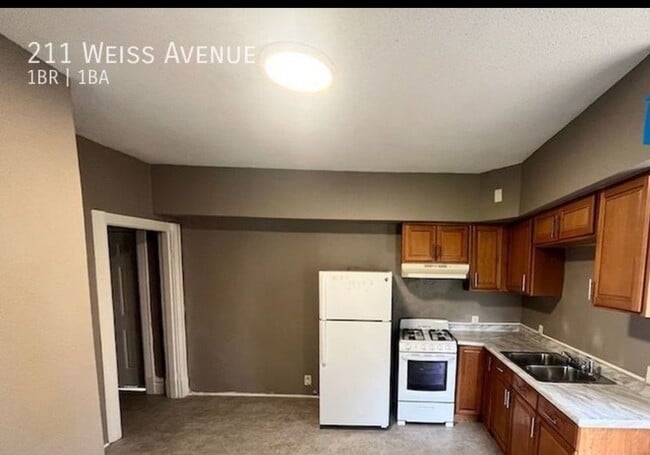Building Photo - 211 Weiss Ave