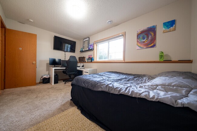 Building Photo - 15715 Fremont Way