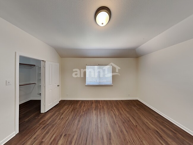 Building Photo - 9303 Scotty Oaks