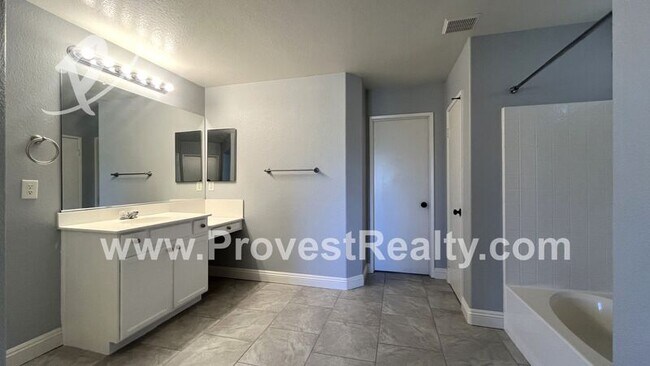Building Photo - 9334 Azurite Ave