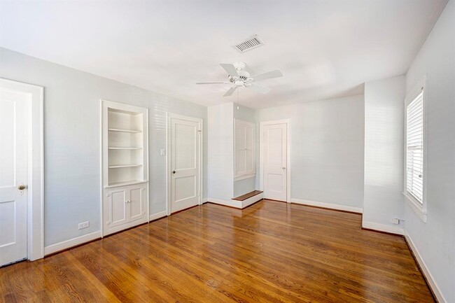 Building Photo - 1741 Wroxton Ct
