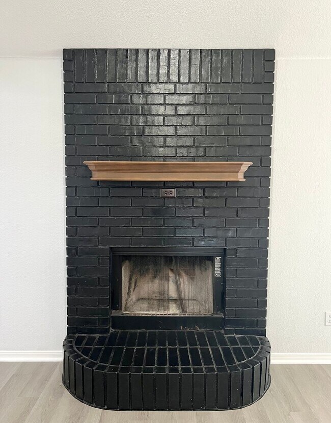 Building Photo - Updated 4 Bed Home in Killeen!