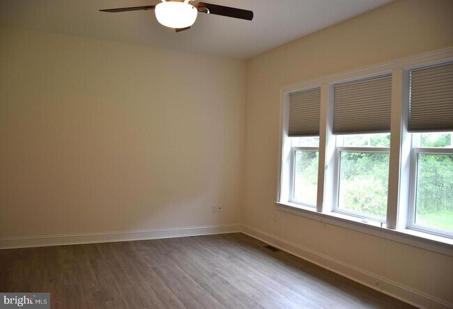 Building Photo - 416 Seagull Dr
