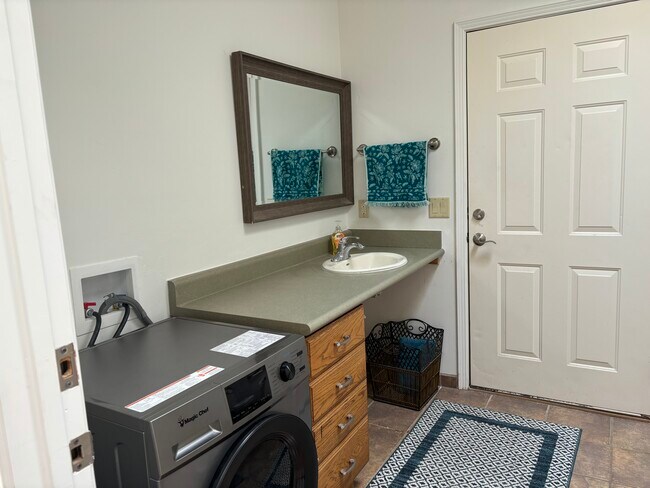 Building Photo - 2125 Via Tesoro