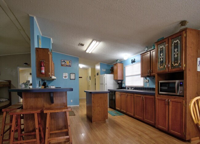 Building Photo - 1504 TX-261