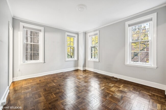 Building Photo - 73 E Elm St