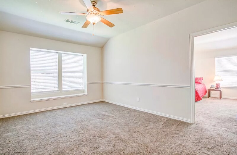 Building Photo - 1208 Shamrock Dr