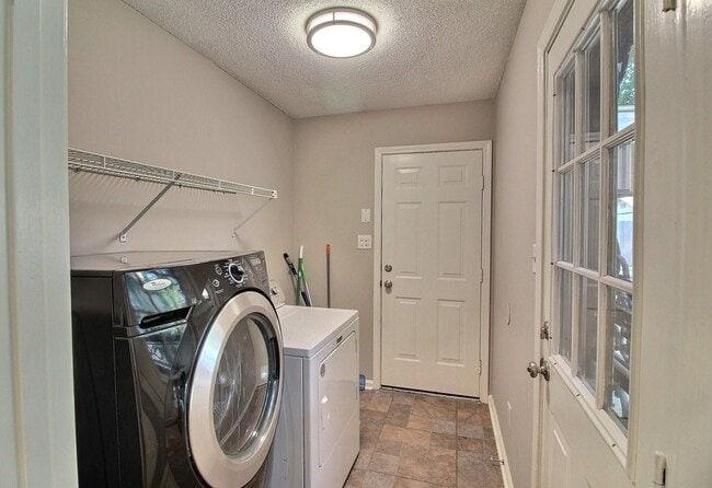 Building Photo - 244 Saybrook Cove