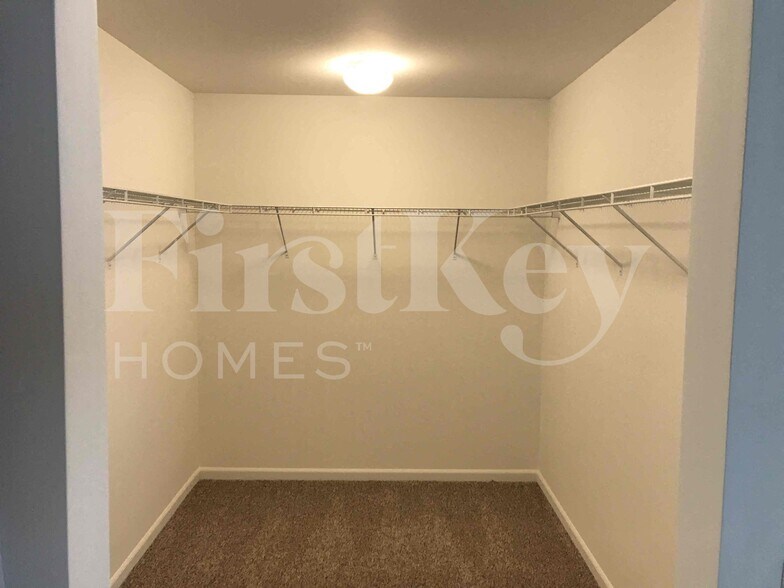 Building Photo - 3011 Sweetspire Rd