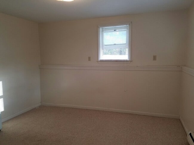 Building Photo - Duplex at Wards Hill
