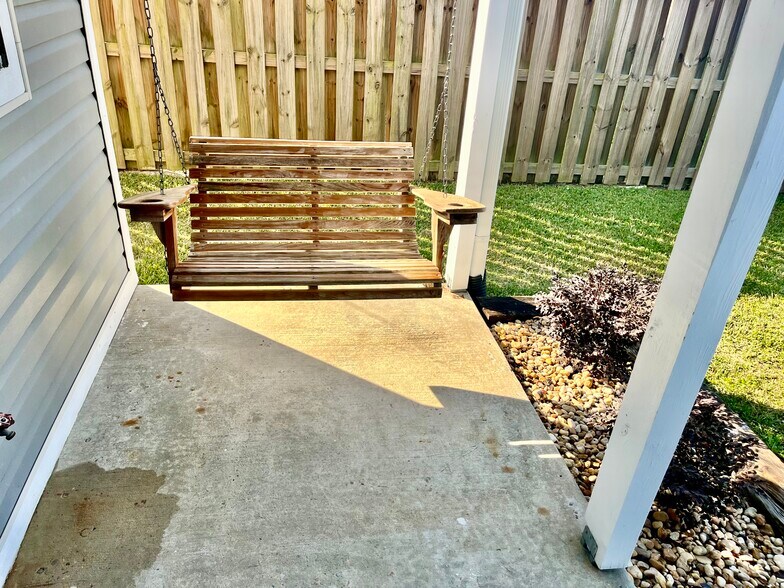 Building Photo - 3117 Debra Blvd