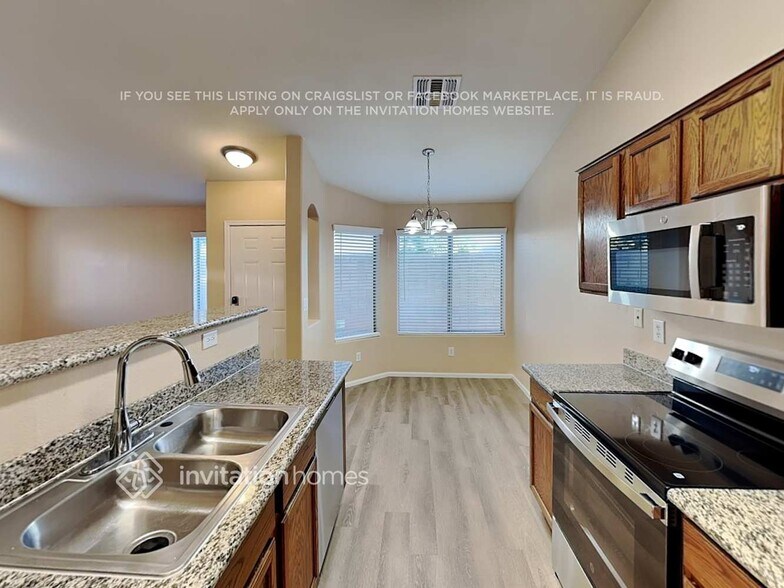 Building Photo - 1254 N 159th Ln