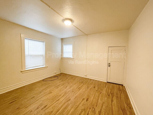 Building Photo - 464 Cortes St