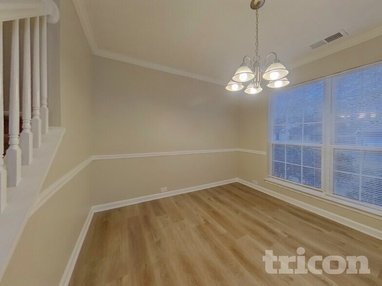 Building Photo - 915 Riley Farm Ln