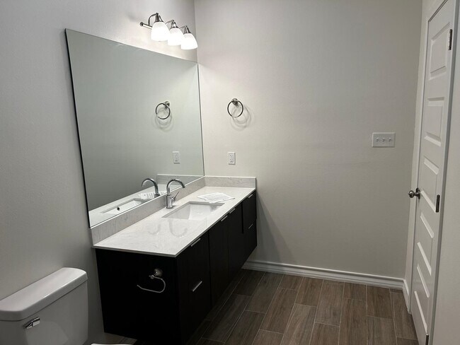 Building Photo - 5702 Moses Lp