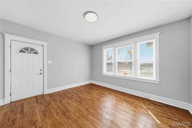 Building Photo - 4643 Evans Ave