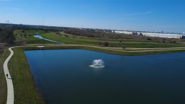 Building Photo - 2913 Crown Gate Dr