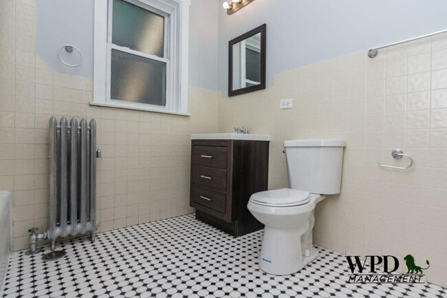 Building Photo - 2 bedroom in Chicago IL 60649