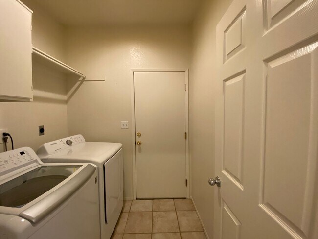 Building Photo - 29705 Nandina Dr