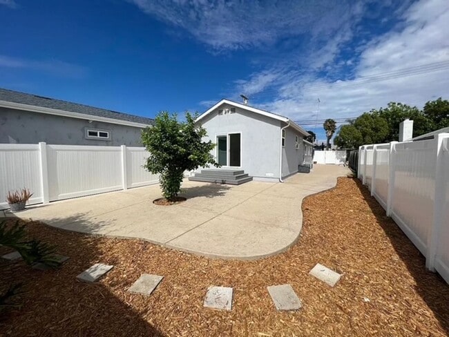 Building Photo - Fletcher Hills/El Cajon 3Br House