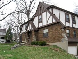 Building Photo - 3000 Bellewood Ave
