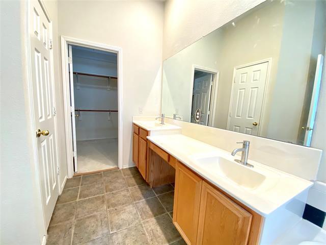 Building Photo - 1420 Hudspeth Dr