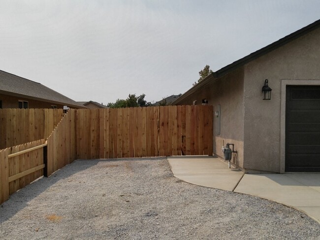 Building Photo - 7172 Landcaster Ct
