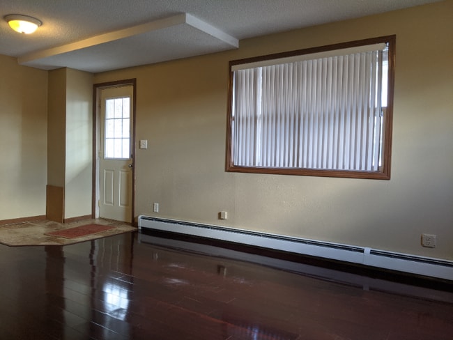 Building Photo - 823.5 6th N St