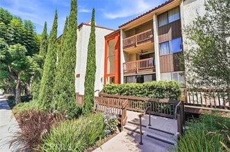 Building Photo - 4835 E Anaheim St