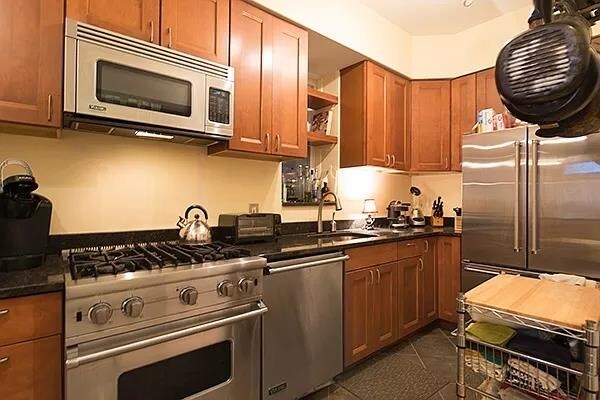 Building Photo - 444 Jersey Ave