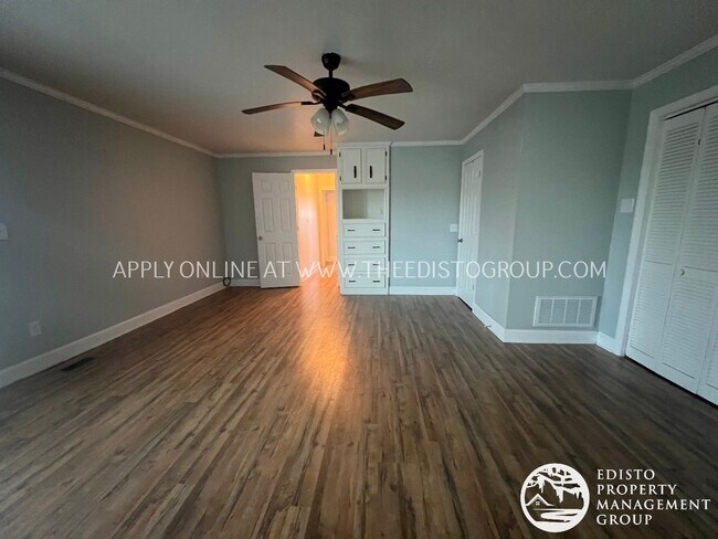 Building Photo - Spacious 2-Bedroom Country Home with Expan...