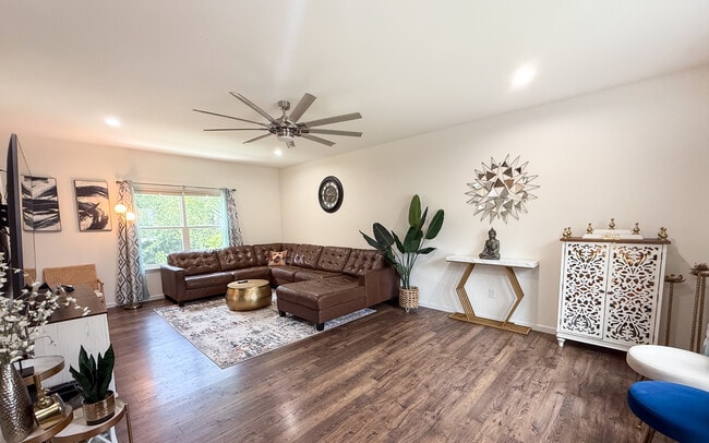 Building Photo - 161 Brookview Way Dr