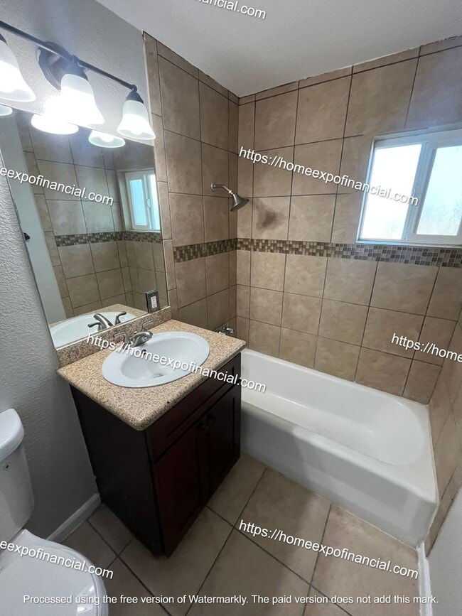 Building Photo - 1221 N Rancho Ave