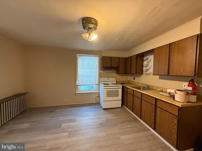 Building Photo - 716 E Marshall St